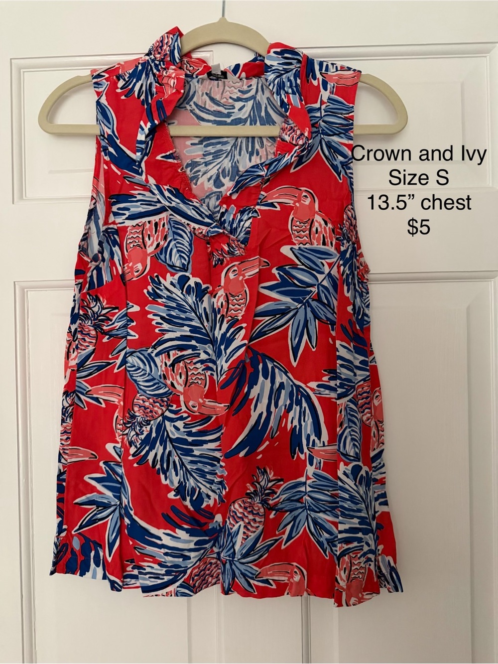 crown & ivy Red Tropical Bird Print Sleeveless Camisole